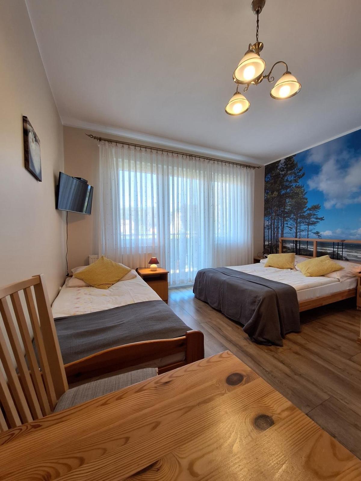 Helios Hotell Dębki Eksteriør bilde
